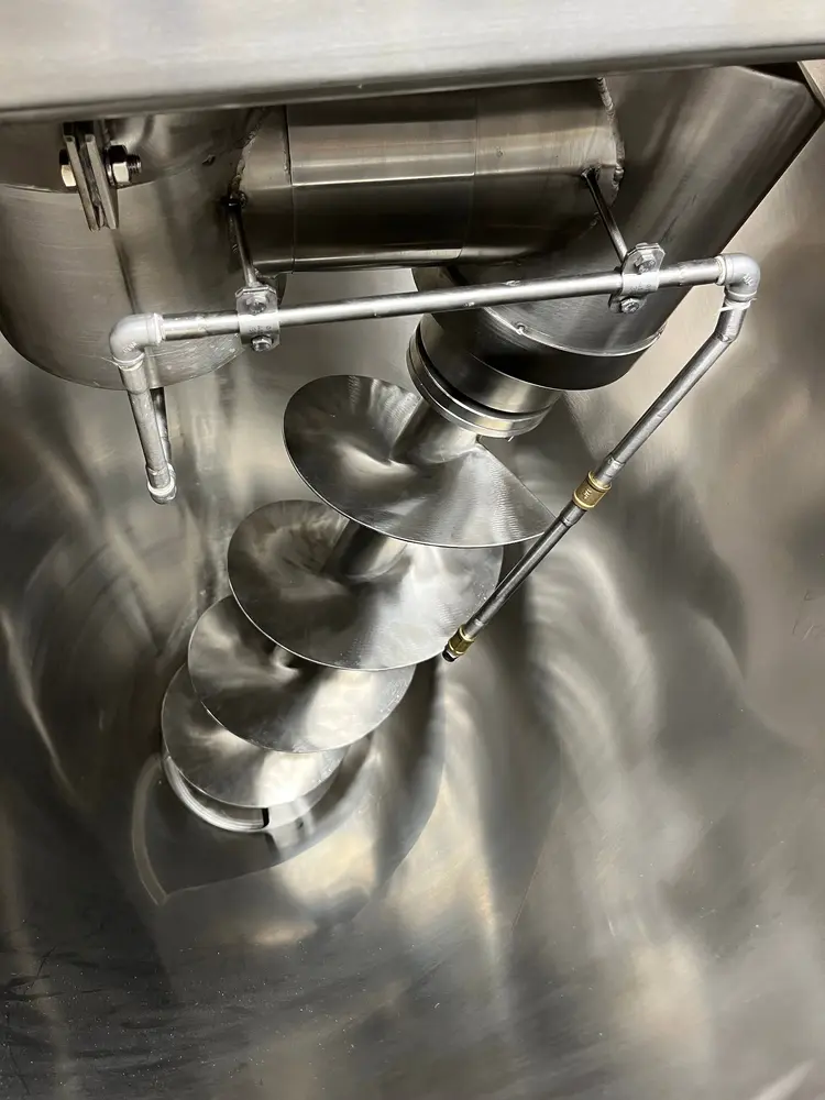 Vertical conical screw mixer